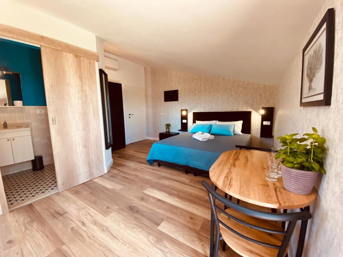 Boutique Rooms Mare Fabulas โรวีน ภายนอก รูปภาพ